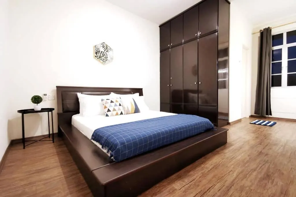 아파트 Ees Whale House - Homestay 3 Min Walk To Beach 바투 페링기