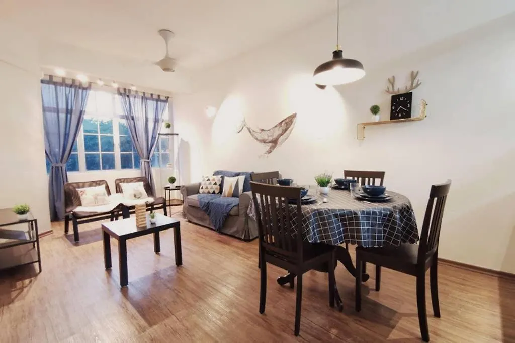 Ees Whale House - Homestay 3 Min Walk To Beach Batu Ferringhi