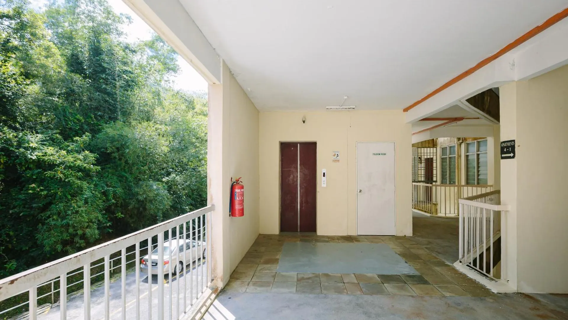 Ees Whale House - Homestay 3 Min Walk To Beach Batu Ferringhi Malaysia
