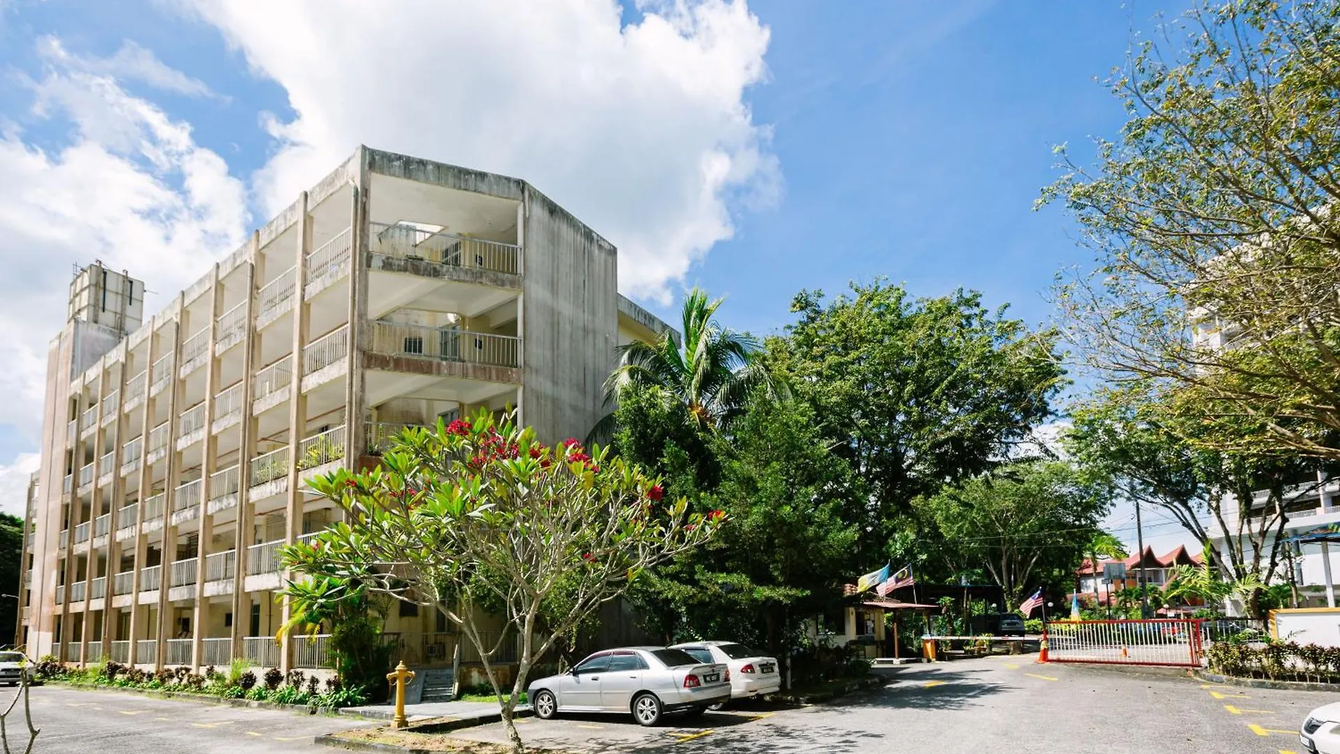Ees Whale House - Homestay 3 Min Walk To Beach Batu Ferringhi 0*,  Malaysia